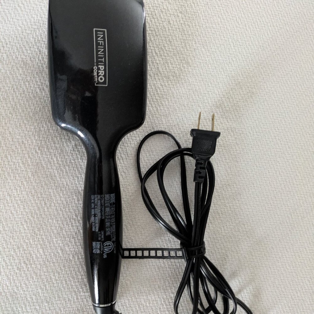 Infiniti Pro by Conair Diamond-Infused Hot Paddle Brush